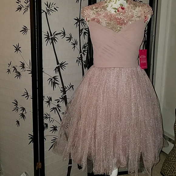 Little Mistress Dress - Picture 2 of 6